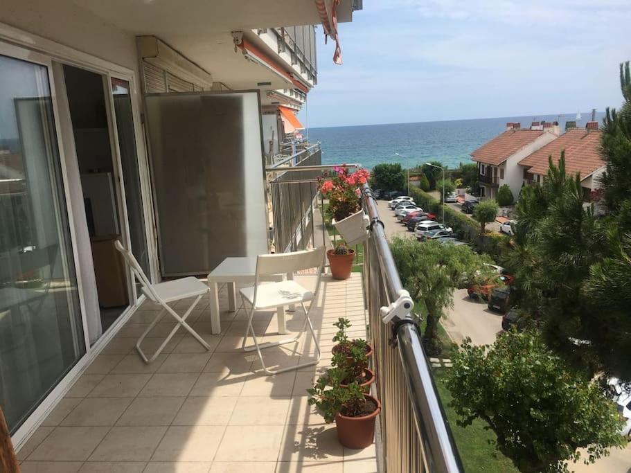 Precioso apartamento en la playa Barcelona Cabrera de Mar Exterior foto