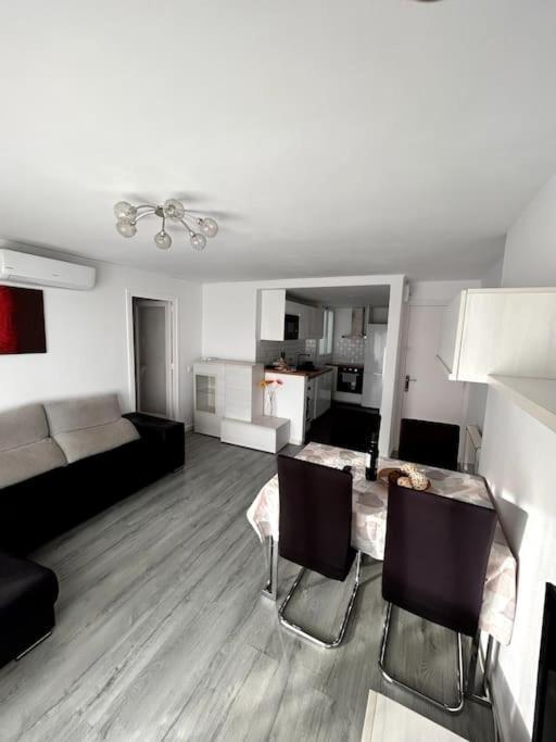 Precioso apartamento en la playa Barcelona Cabrera de Mar Exterior foto