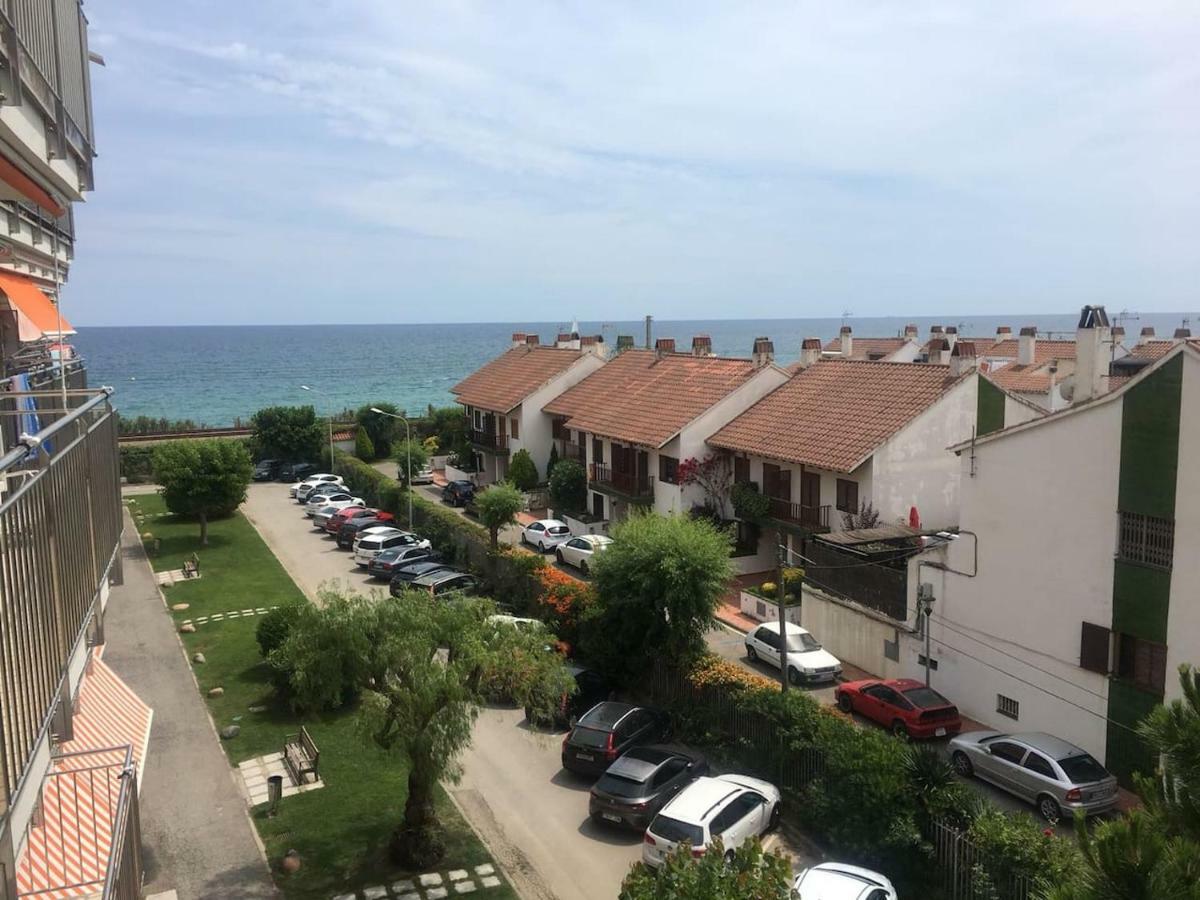 Precioso apartamento en la playa Barcelona Cabrera de Mar Exterior foto